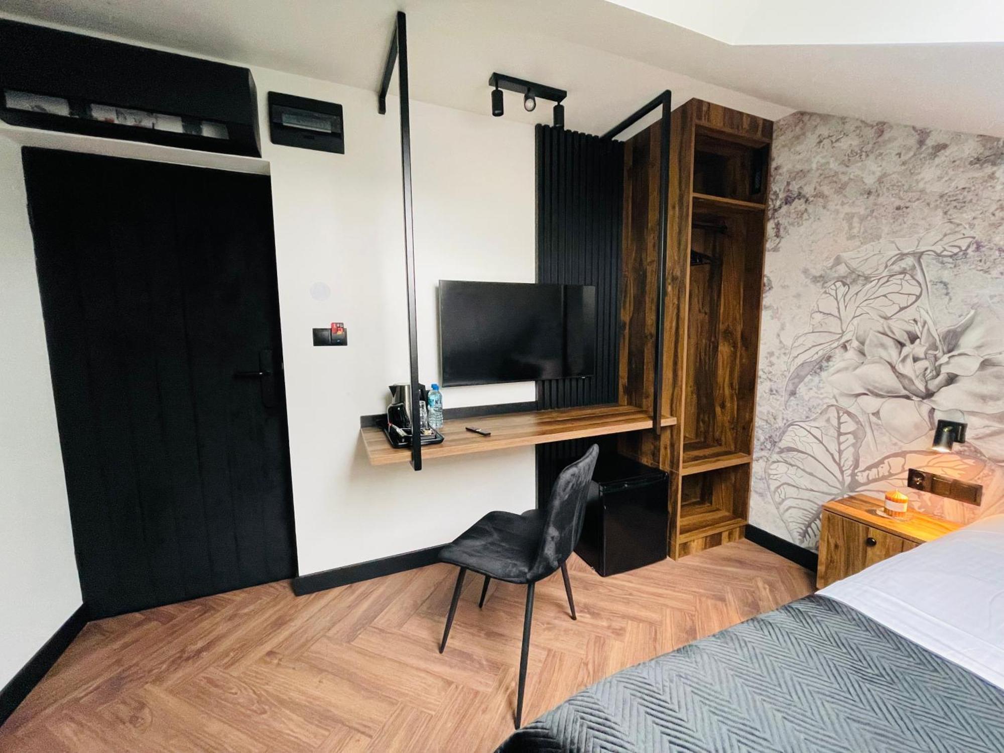 Hotel Millennium Przasnysz Bagian luar foto