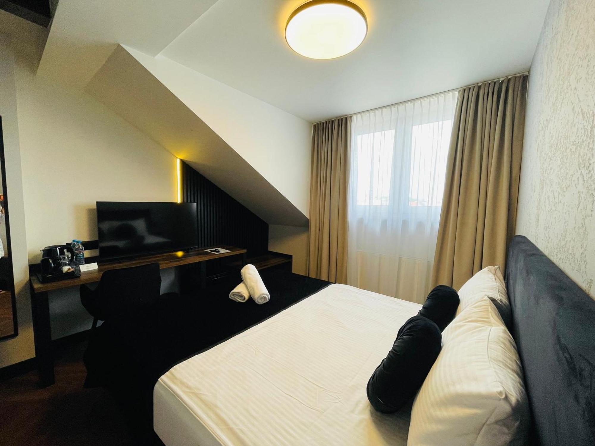 Hotel Millennium Przasnysz Bagian luar foto