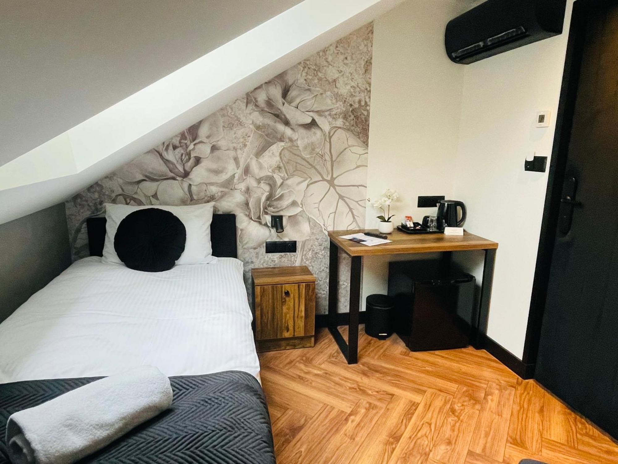 Hotel Millennium Przasnysz Bagian luar foto