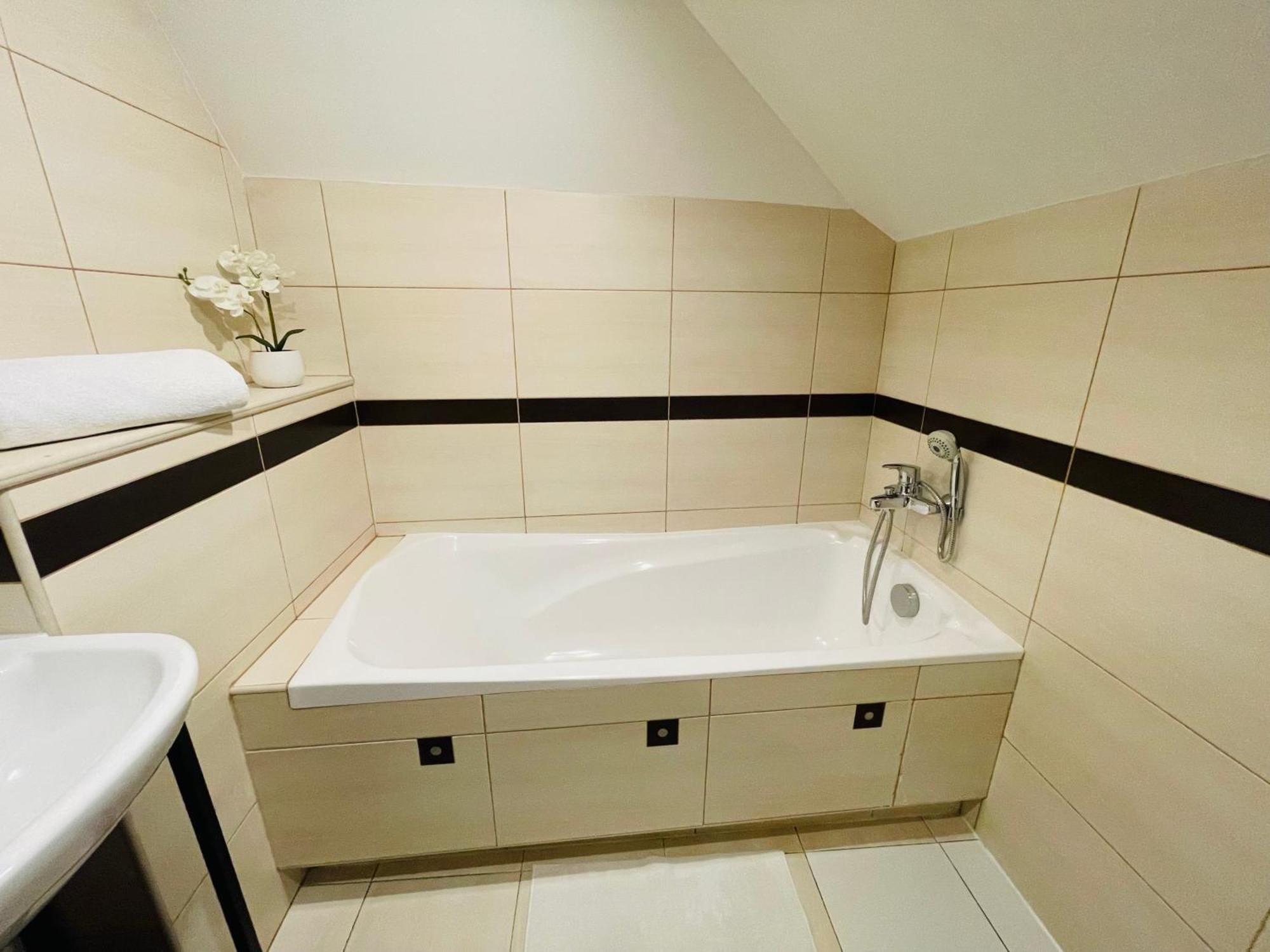 Hotel Millennium Przasnysz Bagian luar foto